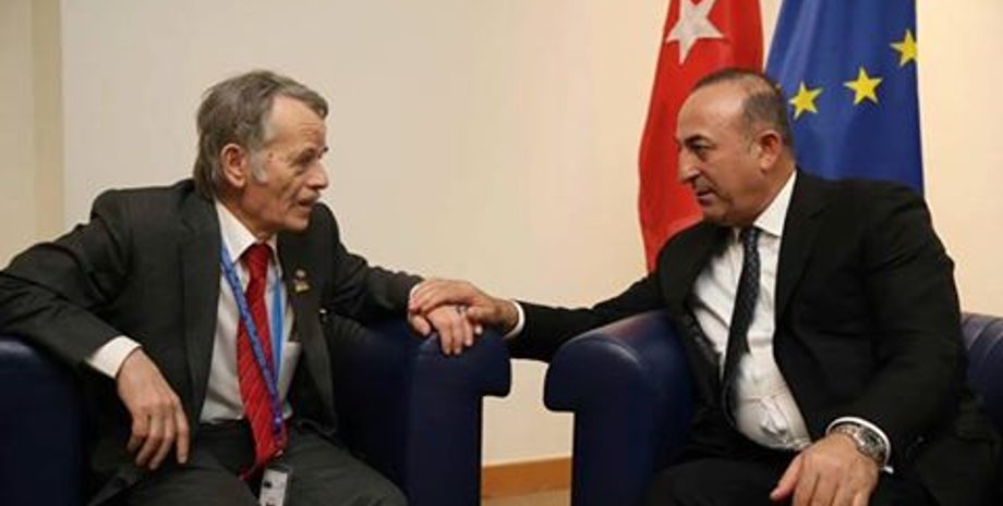 Мустафа Джемилев и Мевлют Чавушоглу / Фото: пресс-служба уполномоченного президента Украины по делам крымских татар