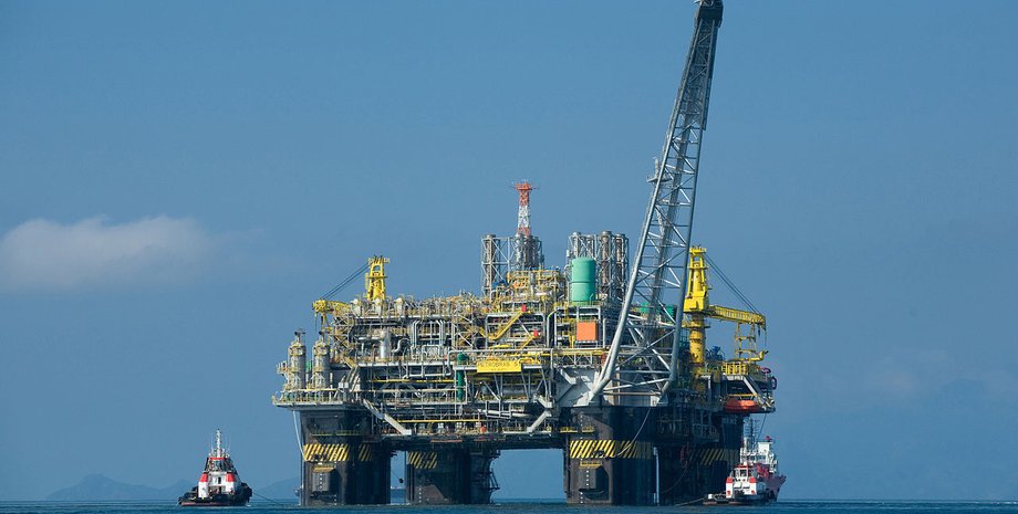 Нефтяная платформа, война,