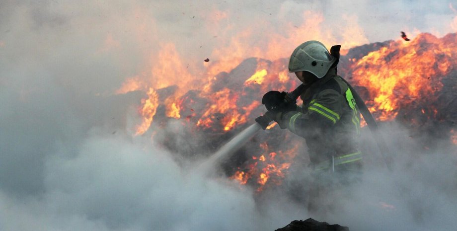 пожар в Севастополе видео, пожар Севастополь, горит нефтебаза Севастополь, взрывы в Крыму
