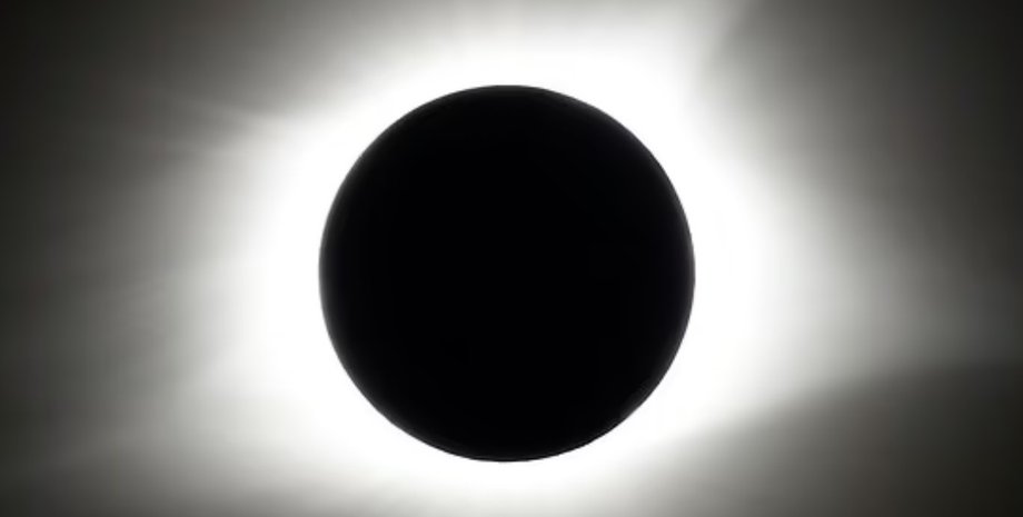 полное солнечное затмение