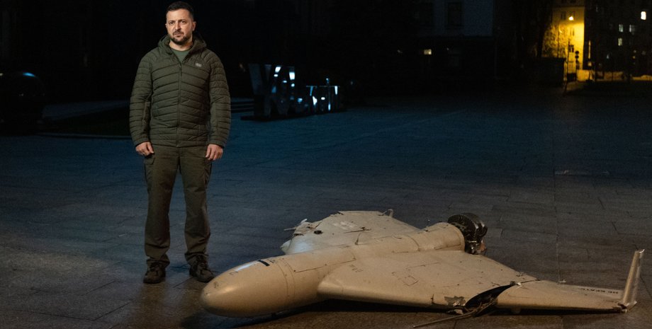 Володимир Зеленський з дроном Shahed-136