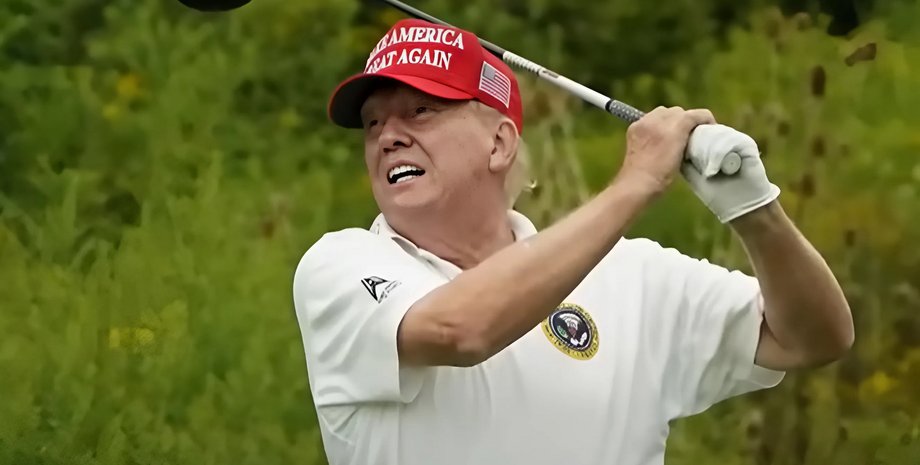 Президент США Дональд Трамп, Дональд Трамп гольф, Трамп захоронение солдат США, Трамп турнир по гольфу, Трамп турнир ОАЭ, Трамп отдых, Трамп гольф по пятницам