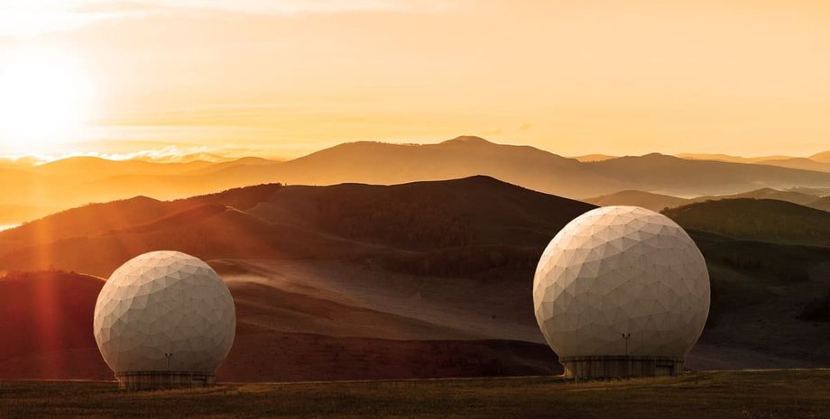 Наземні релейні станції Northrop Grumma