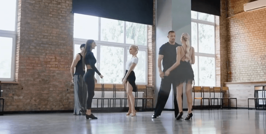 Холостяк 8 випуск