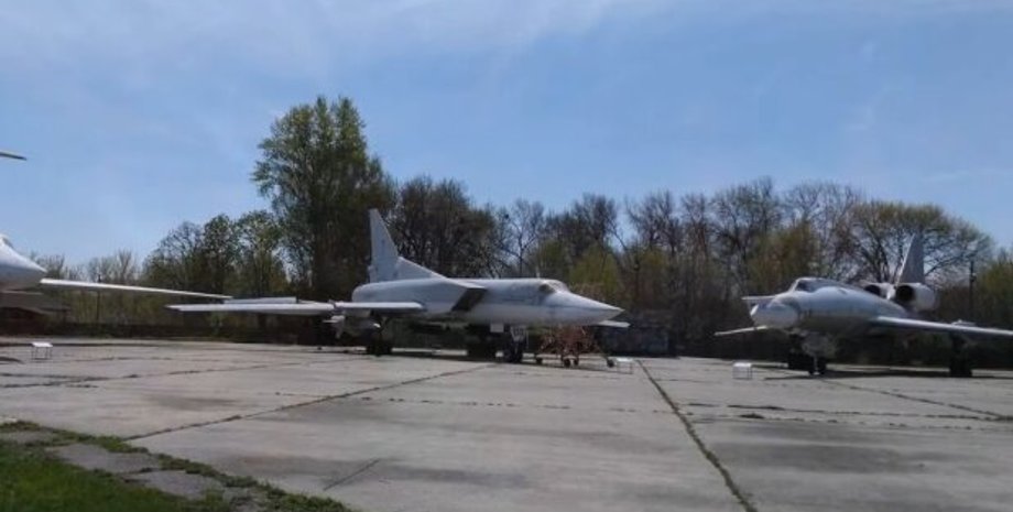 вибухи на аеродромі зябровка, вибухи в зябровці