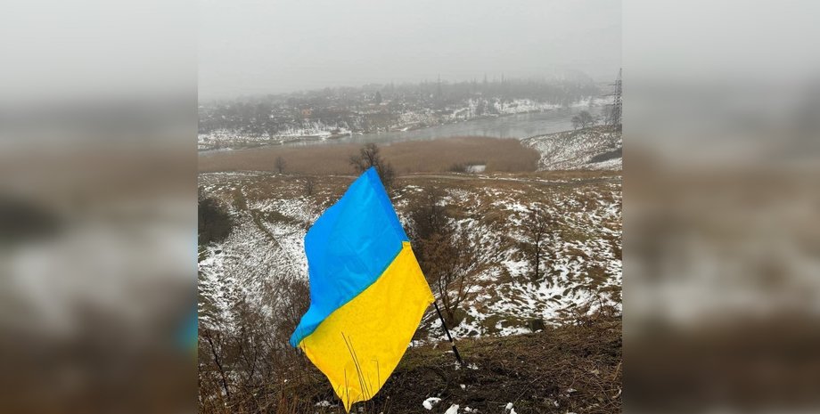 Прапор України в Макіївці, Макіївка це Україна, Макіївка День Соборності, Макіївка Жовта стрічка, Макі\вка партизани