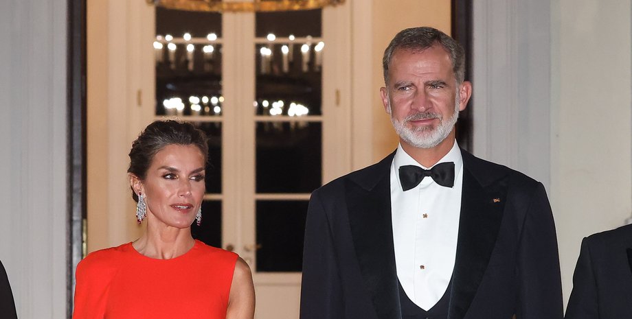 Королева Летиция, король Филипп, Франк-Вальтер Штайнмайер, его супругой Эльке Бюденбендер