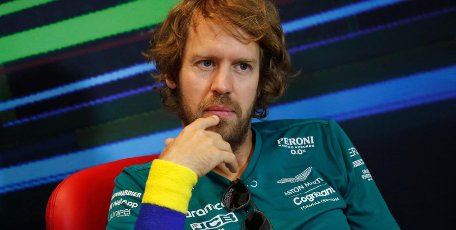 Себастьян Феттель, Red Bull, шлем Себастьяна Феттеля, чемпион Формулы-1, самый молодой чемпион Формулы-1