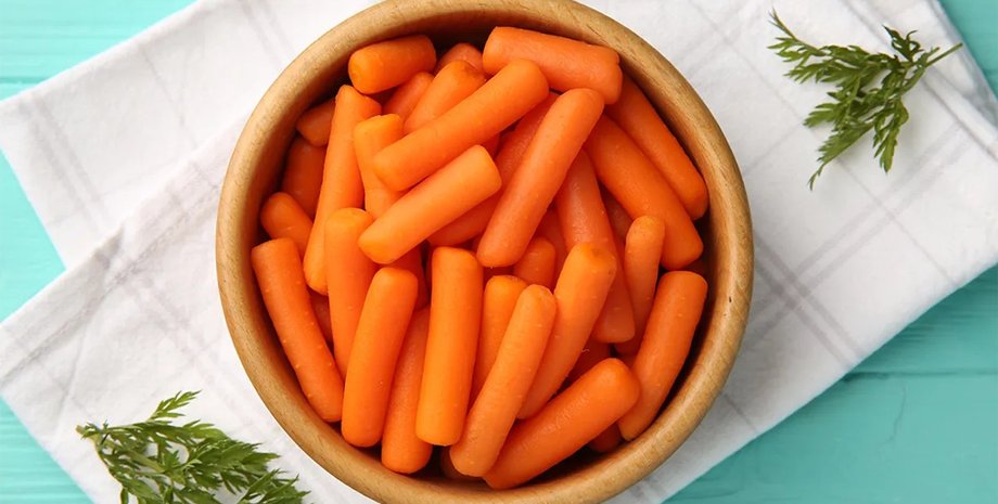 молода бебі морква