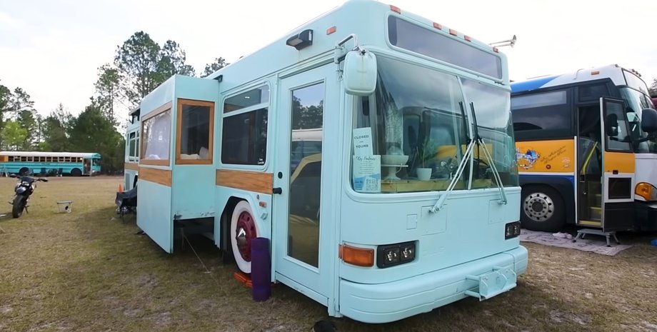 Автобус, Автодом, Дом на колесах, Авто, Автомобили, Интерьер, Фото, Видео, Супруги, США