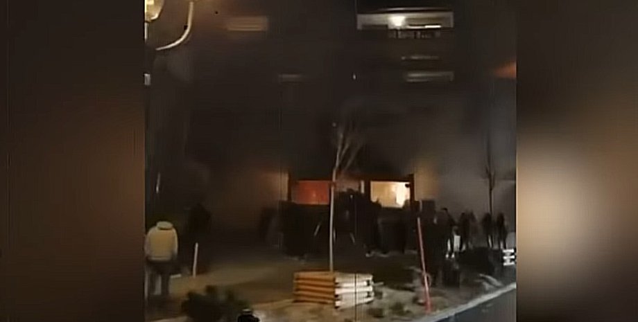 Пожежа в барі Le Constellation забрала життя 40 осіб