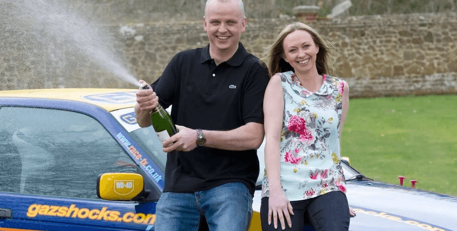 Победитель лотереи, стал миллионером, роскошная жизнь, миллионеру стало скучно, бросил работу, сорвал джекпот, большие траты