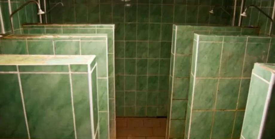 КПИ, студент установил камеру, камера в женской душевой, съемка в душевой общежития