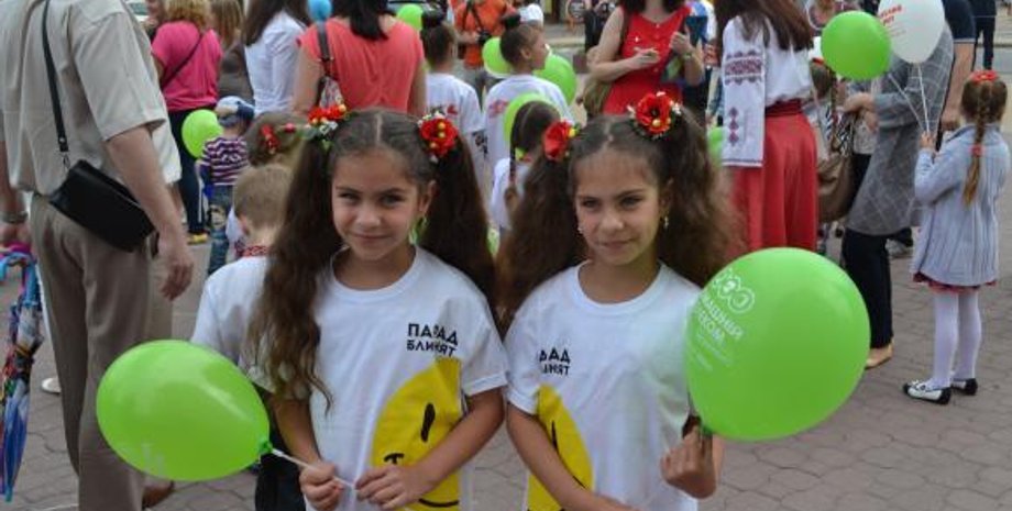 Парад близнецов в Хмельницком / Фото: vsim.ua