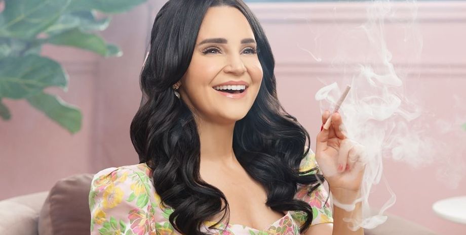 Последняя воля отца удивила дочь, специально для этого она получила лицензию и начала курить