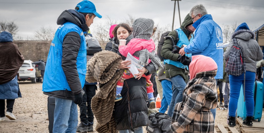 Представители ООН помогает украинским беженцам, беженцы в Румынии, беженцы в Молдове