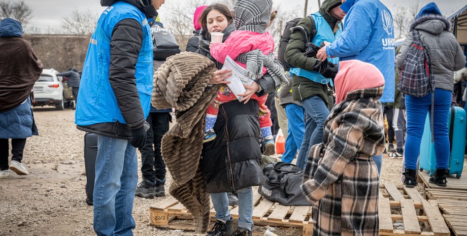 Представители ООН помогает украинским беженцам, беженцы в Румынии, беженцы в Молдове