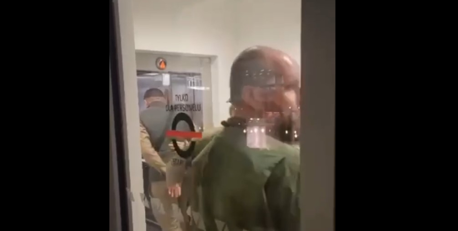 Задержание Усика Александр Усик, задержание, Польша, фото