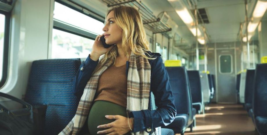 Пассажирка не уступила место беременной женщине, сначала она об этом пожалела