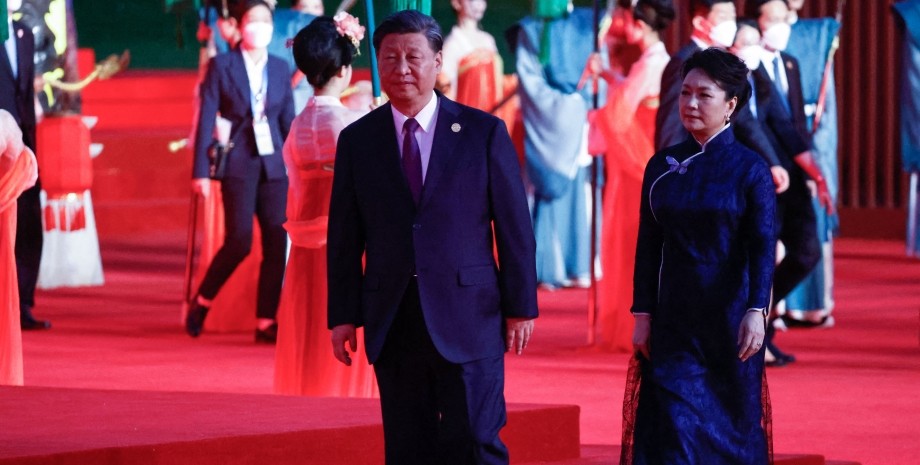 жена си цзиньпина, саммит китай центральная азия, как выглядит жена си цзиньпина, первая леди китая