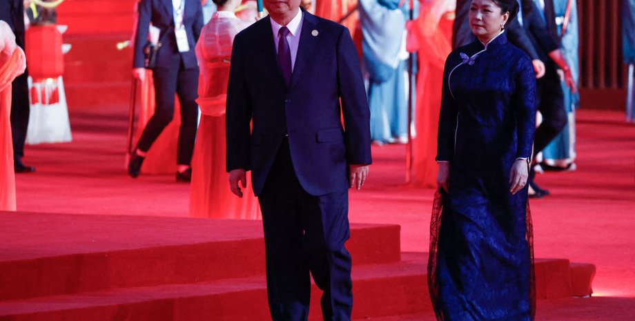 жена си цзиньпина, саммит китай центральная азия, как выглядит жена си цзиньпина, первая леди китая