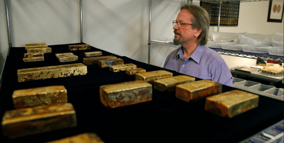 золоті злитки, пароплав центральна америка, ураган