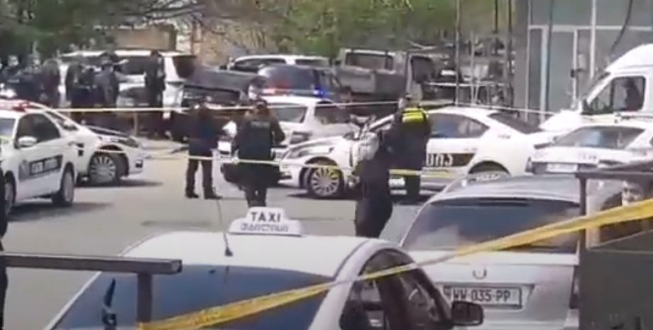 Грузия, Тбилиси, банк, террорист, заложники, захват,