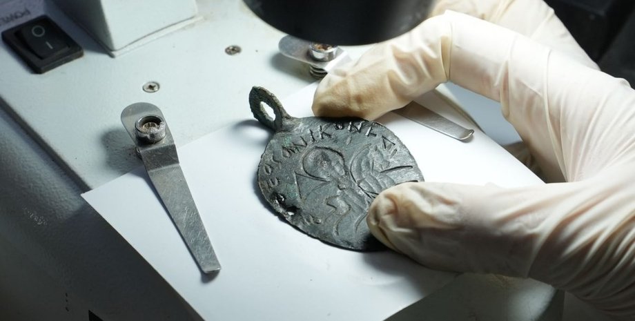 Турция, раскопки, Соломон, воин, копье, демон, Адрианополь, изображение, археологи, археология, культура, религия, артефакт, амулет, Анатолия