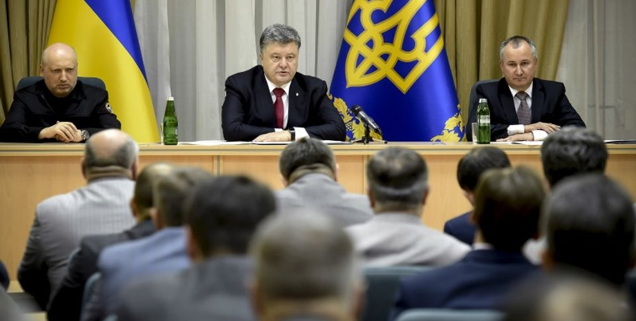 Петр Порошенко, Александр Турчинов и Василий Грицак / Фото пресс-службы президента