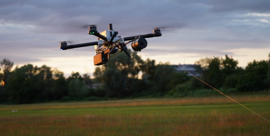 FPV-дрон на оптоволокне Дроны на оптоволокне, оптоволоконные дроны, дроны оптоволокно, оптоволокно, дроны, FPV-дроны, FPV дроны, FPV дроны, FPV