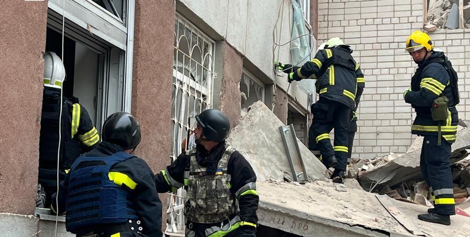 Чернигов, ДСНС, удар, обстрел, война в Украине, фото