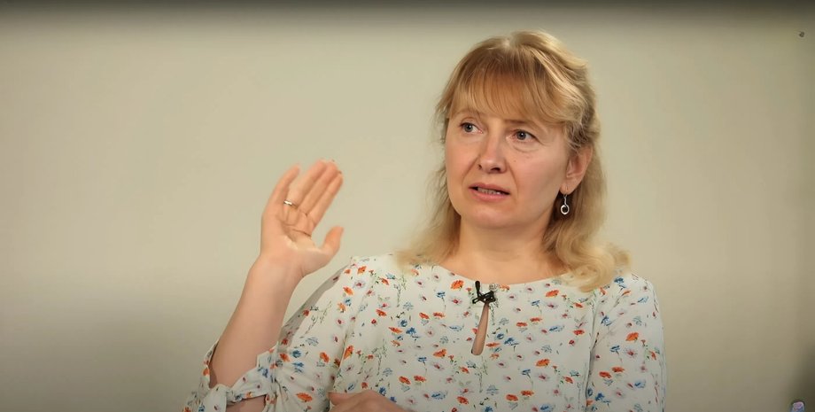 Під час мовних скандалів на дітей можна вплинути м'яко та власним прикладом, а вчителів допустимо покарати, пояснила Надія Лещик