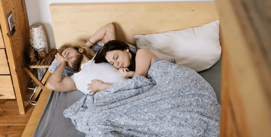 пара, ліжко, фото