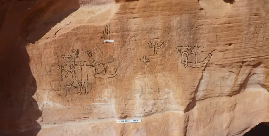Археологи обнаружили древние наскальные рисунки