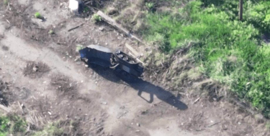 Уничтожение наземного робота ВС РФ