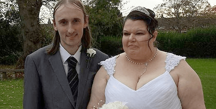 Подружня пара, ревнива дружина, перевірка на детекторі брехні, інша жінка, забороняє дивитися телевізор, ревнощі, стосунки