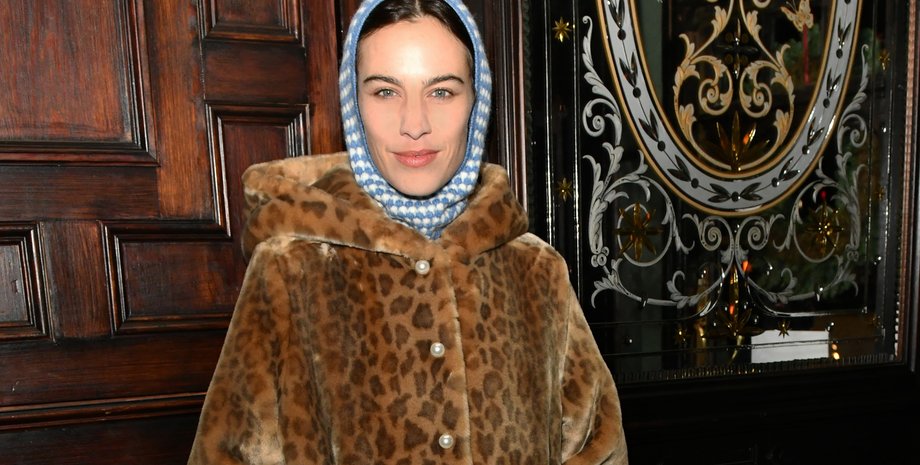 Алекса Чанг, модный образ, шубка тедди, бабушкин шик