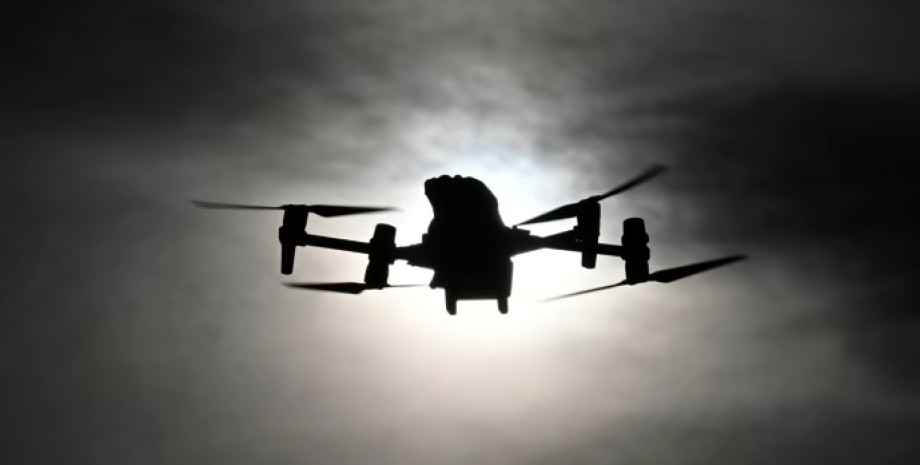 Дрон в небе Дрон в небе