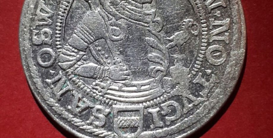 археологи розкопали скарб монет