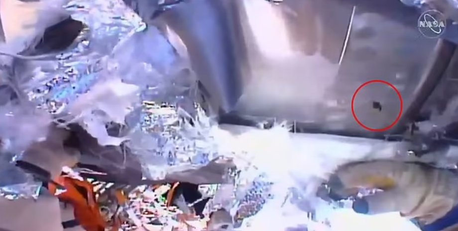 Дыра, "Союз МС-09"