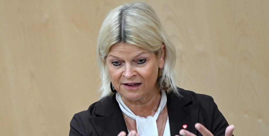 Министр обороны Австрии Клаудия Таннер