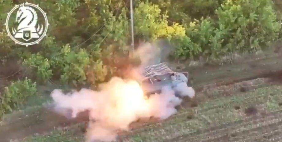 Russische Truppen warfen 7 Einheiten gepanzerter Fahrzeuge in der Nähe von Avdii...