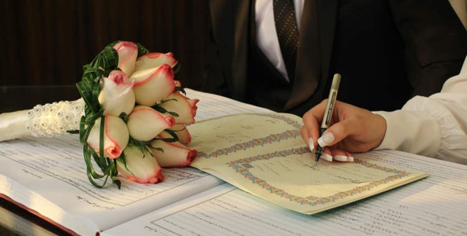 В США женщина незаконно вышла замуж за мужчину, который ее бросил, и была арестована