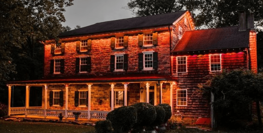 Мужчина случайно купил особняк, случайно купил дом, старинный дом, владелец дома, аукцион, покупка недвижимости, ремонт, долгий ремонт