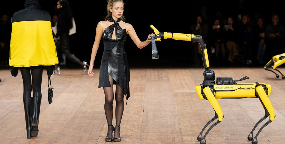 Coperni, лила мосс, дева кассель, роботы, роботы бостон динамикс, неделя моды в париже, Boston Dynamics