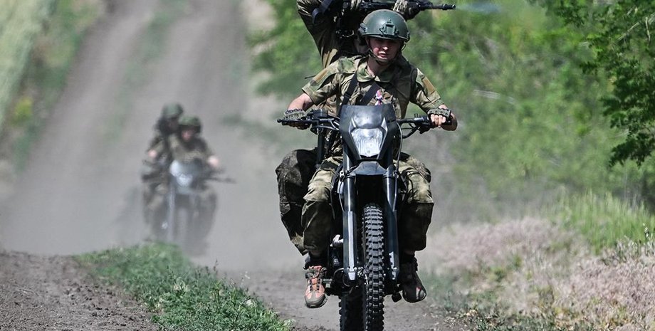 Штурм на мотоциклах проводять російські військові