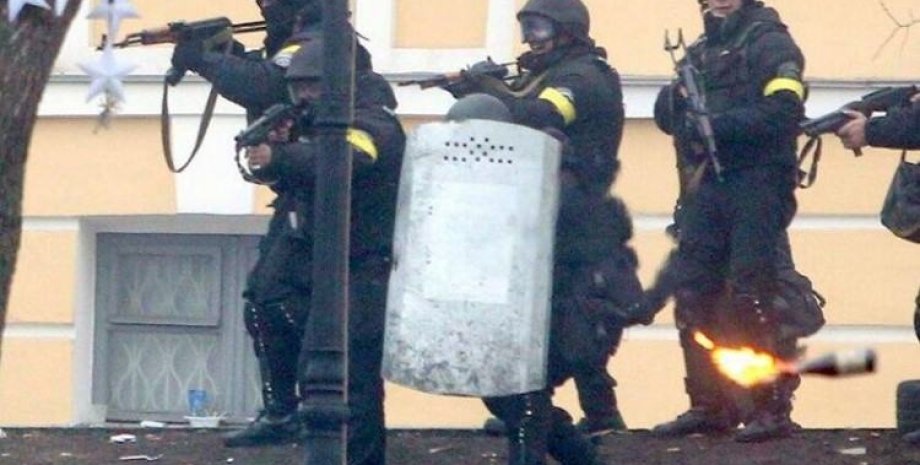 Снайперы на Майдане Независимости в Киеве / Фото кадр из видео
