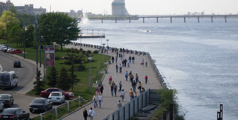 Дніпро, Набережна, вандали