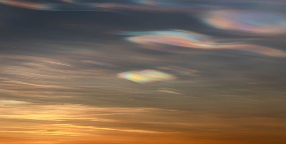 Ледяные полярные стратосферные облака, антарктическая станция, станция Вернадского, научный антарктический центр, станция Вернадского природа, стратосферные облака Антарктика