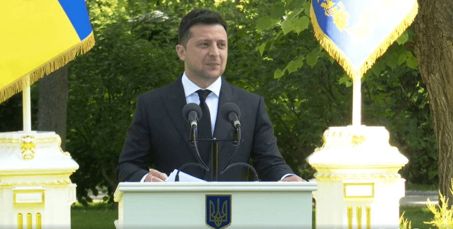 Зеленский, выстуление, день медицинского работника, фото